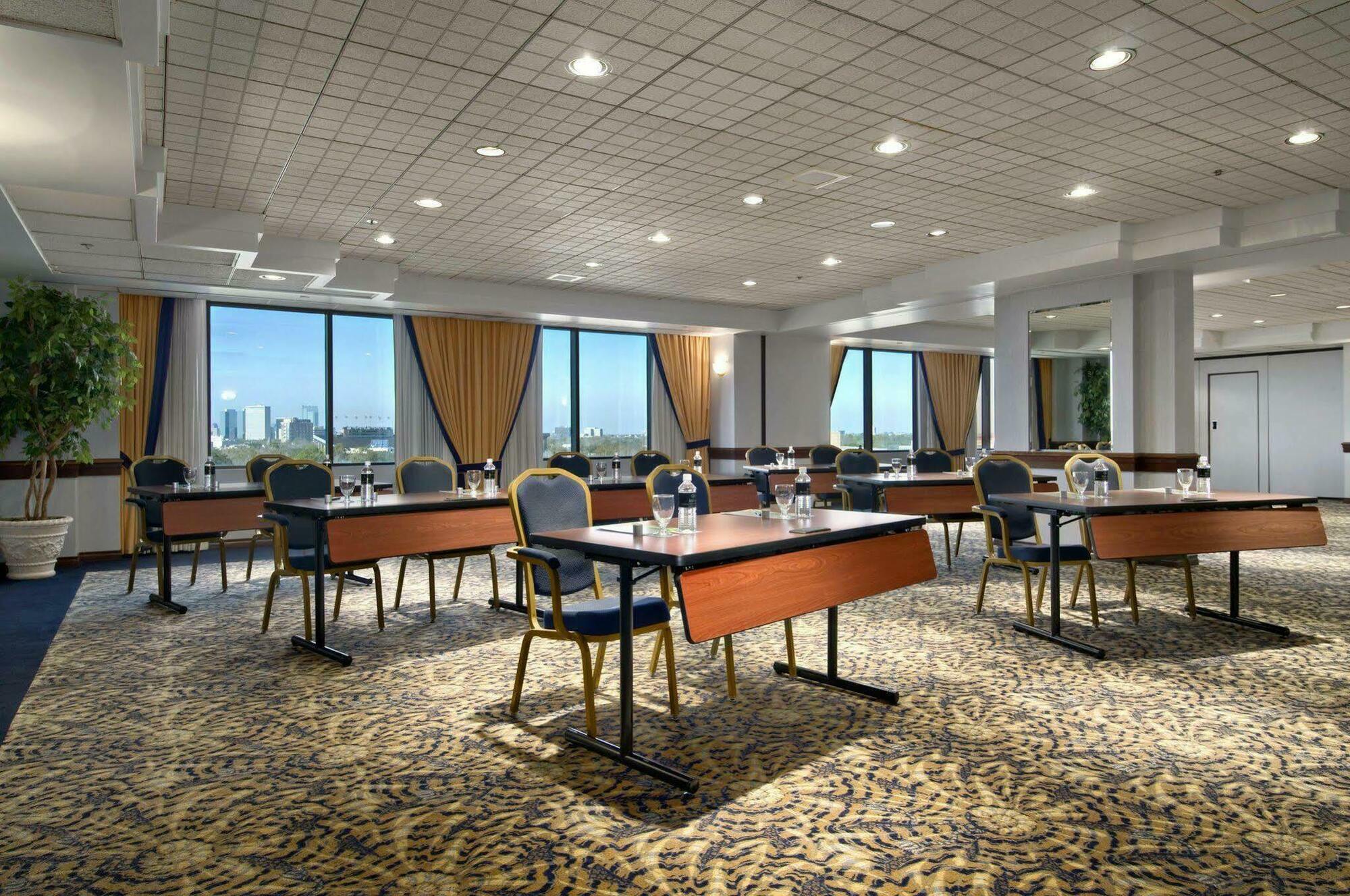 Hotel Hilton Houston Plaza/Medical Center Udogodnienia zdjęcie